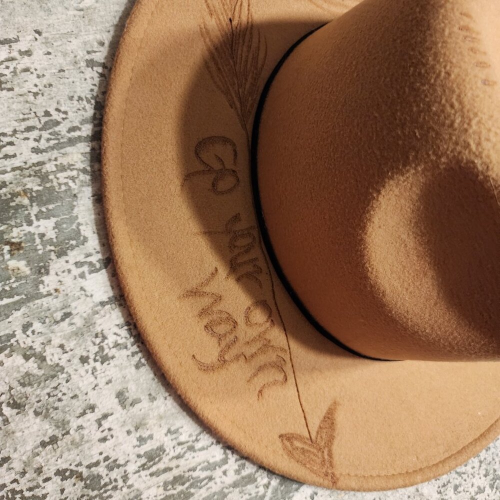 Burnt hat - Picture 3 of 4